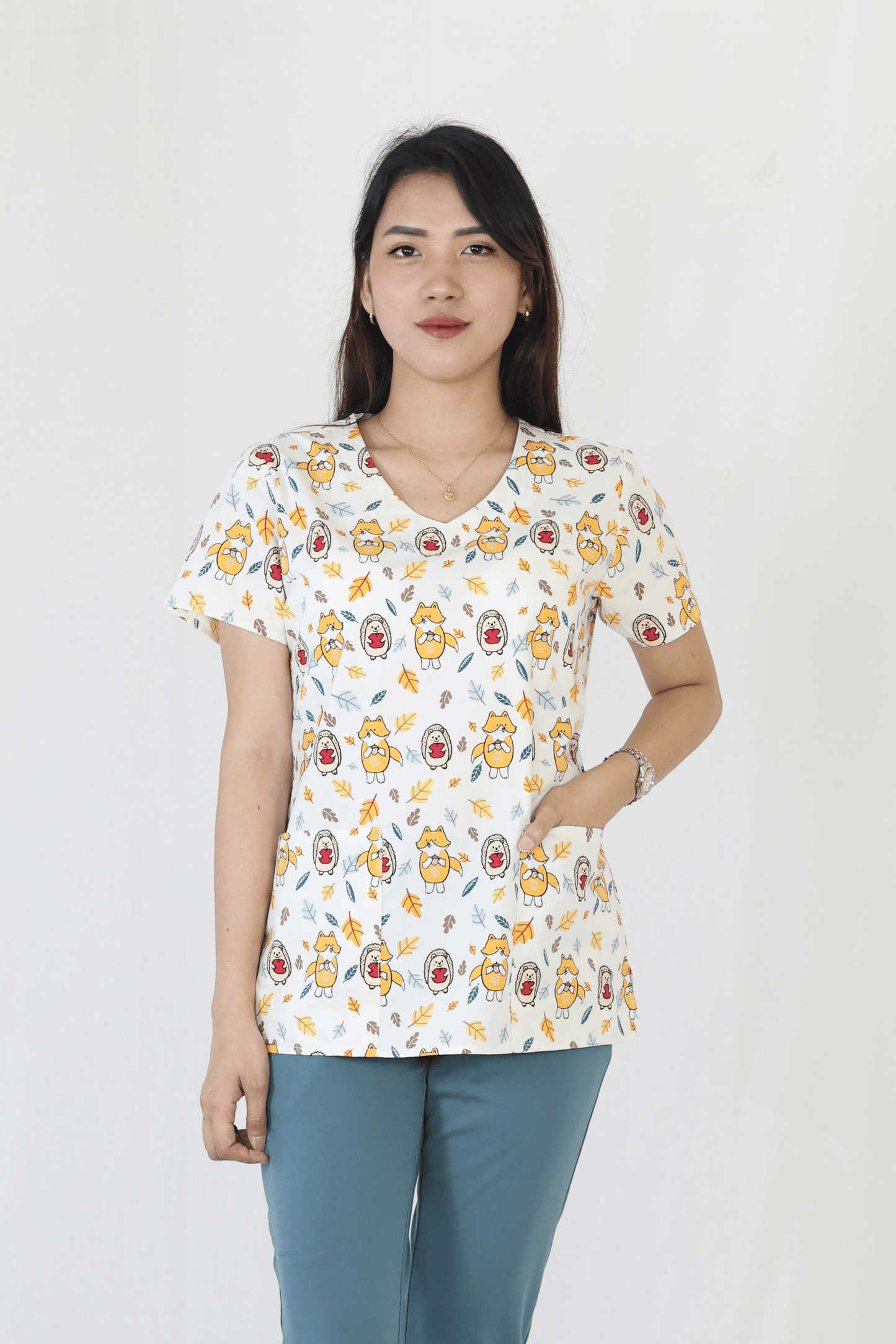 Happy harvest - Zoe Chloe Performance V-Neck Print Scrub Top